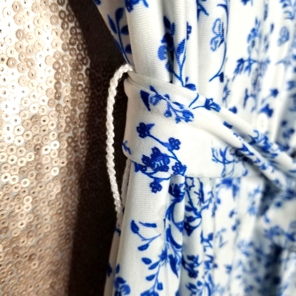 LuLaRoe BNWT S Ellie shirt dress - white blue floral 💙 - Picture 10 of 16